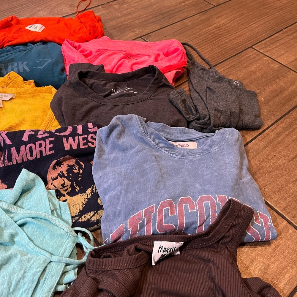 18 Piece clothing bundle Gymshark, princess Polly, urban outfitters etc. - Picture 4 of 4
